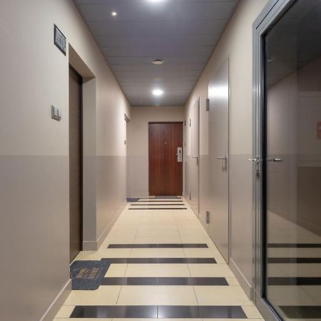 ורשה Grzybowska Platinum Apartment Tower A מראה חיצוני תמונה