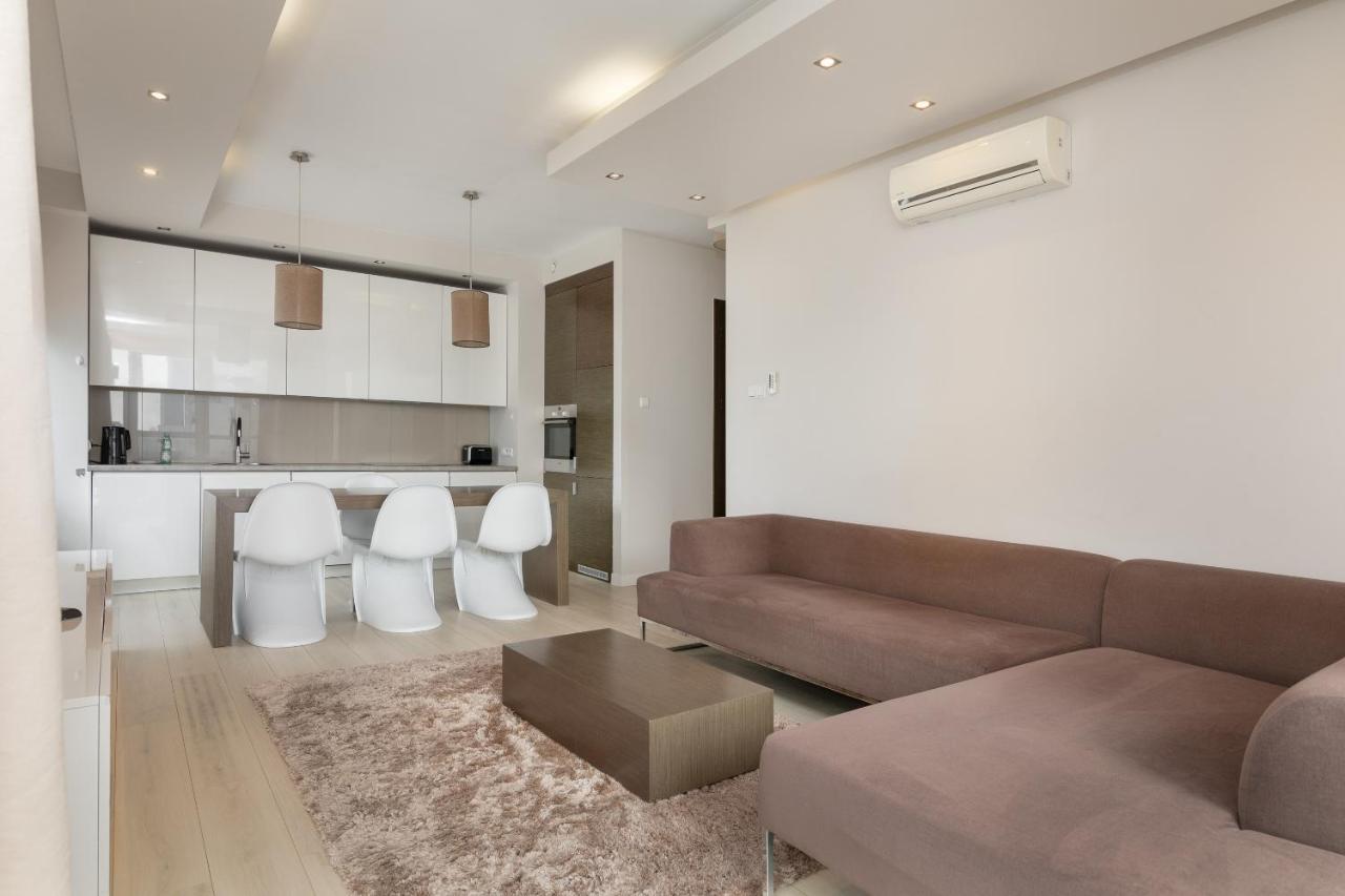 ורשה Grzybowska Platinum Apartment Tower A מראה חיצוני תמונה