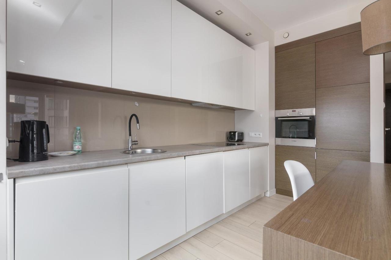 ורשה Grzybowska Platinum Apartment Tower A מראה חיצוני תמונה