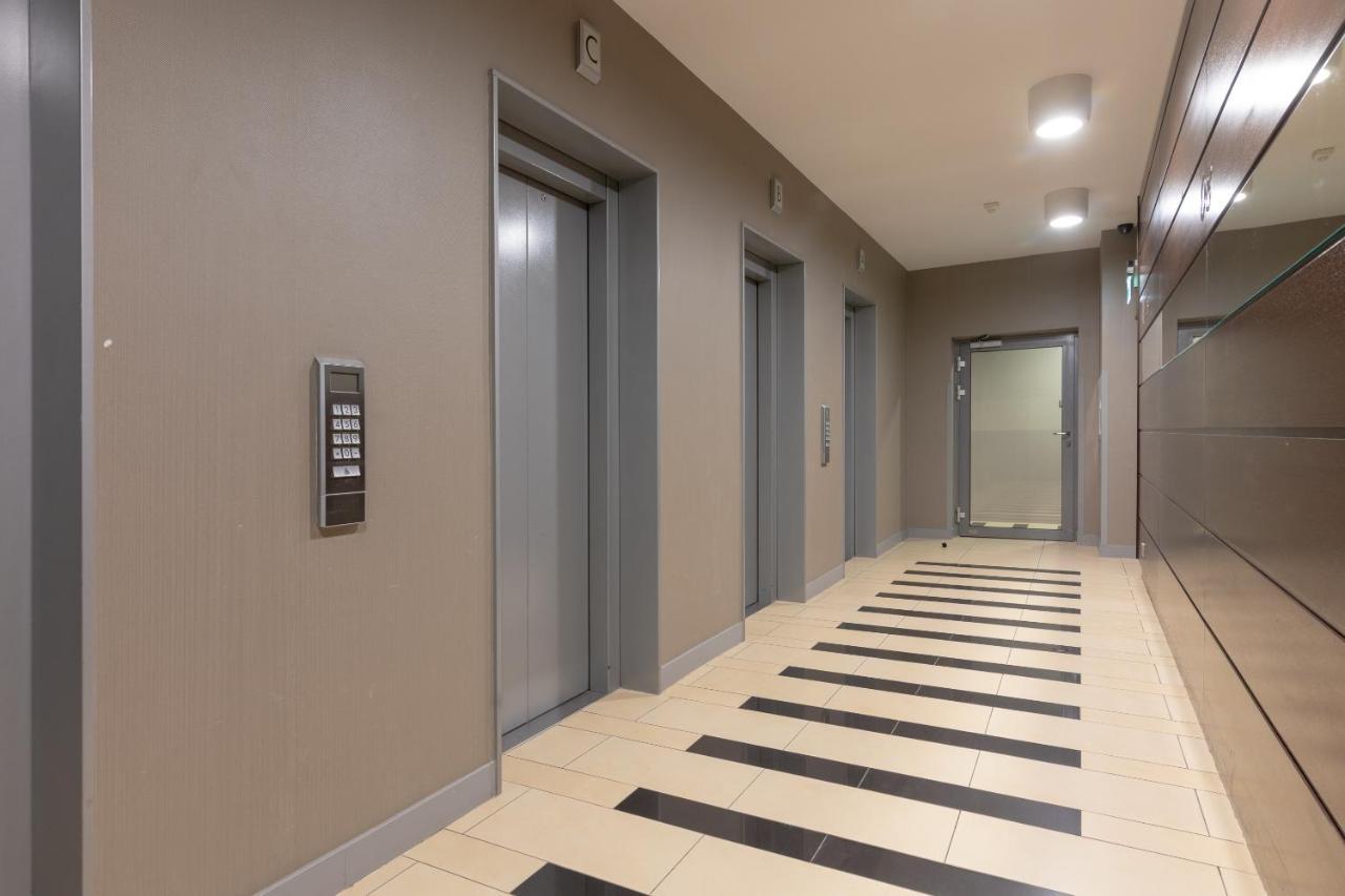 ורשה Grzybowska Platinum Apartment Tower A מראה חיצוני תמונה