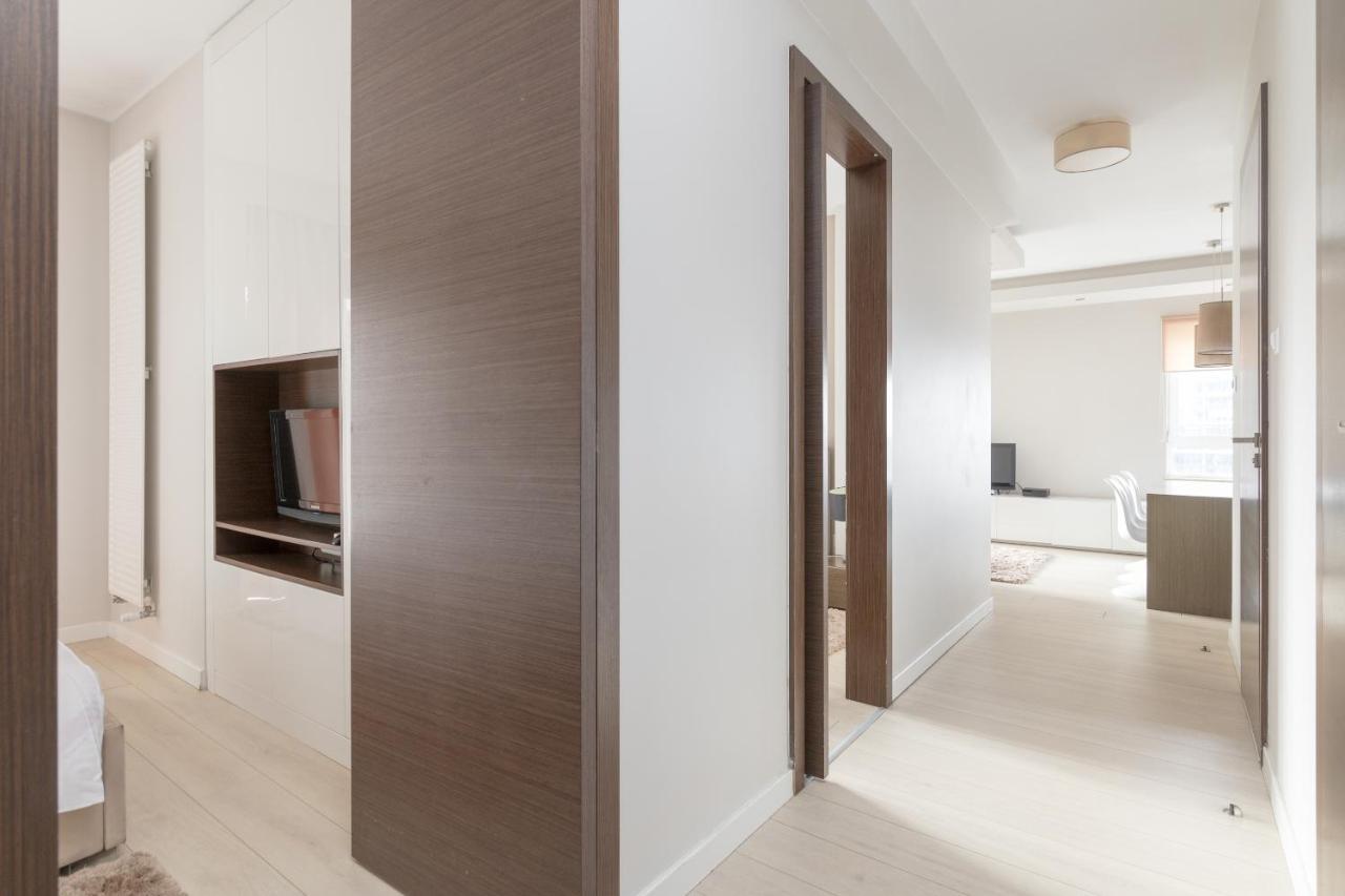 ורשה Grzybowska Platinum Apartment Tower A מראה חיצוני תמונה